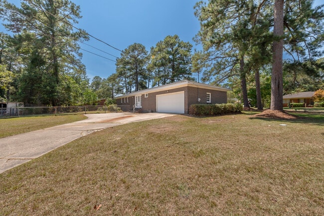 201 Roberts St in Dothan, AL - Building Photo - Building Photo