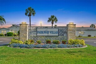 5996 Hibiscus Dr, Unit 6 in Bradenton, FL - Building Photo