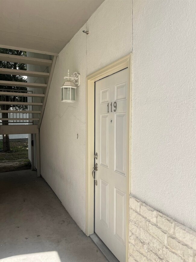 property at 7615 Laguna Del Mar Ct