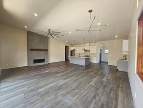 1179 San Carlos Dr in San Luis Obispo, CA - Building Photo - Building Photo