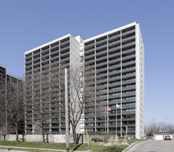 Burlington Towers in Burlington, ON - Building Photo - Building Photo