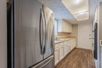 6015 Knotty Post Ln in Spring, TX - Foto de edificio - Building Photo