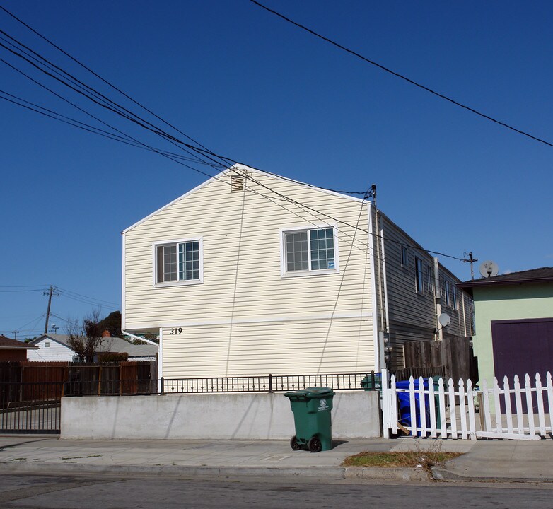 319 Chanslor Ave in Richmond, CA - Building Photo