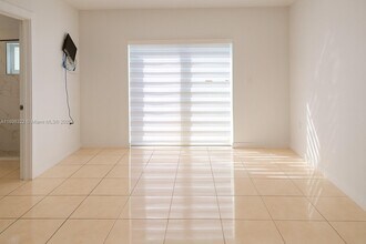 2312 NW 82nd St in Miami, FL - Building Photo - Building Photo