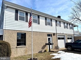 659 N Main St in Doylestown, PA - Building Photo
