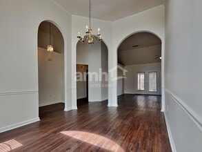 9270 Chimneyrock Blvd in Cordova, TN - Foto de edificio - Building Photo