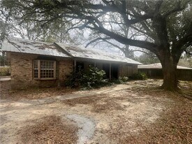 461 Magnolia Rd in Mobile, AL - Building Photo