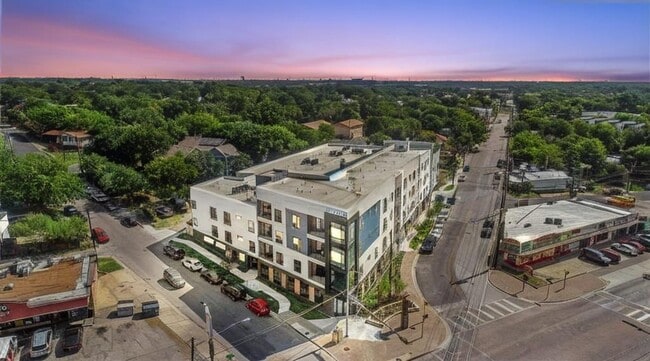 2220 Webberville Rd in Austin, TX - Building Photo - Building Photo