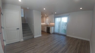 126 Cowell St, Unit 128 in Santa Cruz, CA - Building Photo - Building Photo