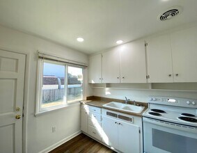 3502-3504 E B St in Tacoma, WA - Building Photo - Building Photo