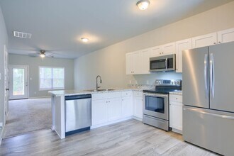 127 Buckhorn Ave in Holly Ridge, NC - Building Photo - Building Photo