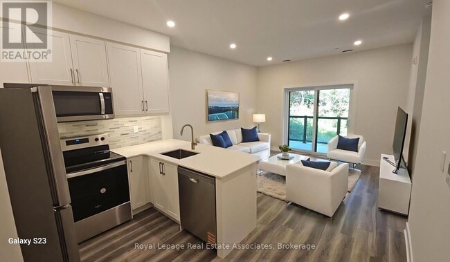 1100 Lackner Pl in Kitchener, ON - Building Photo - Building Photo