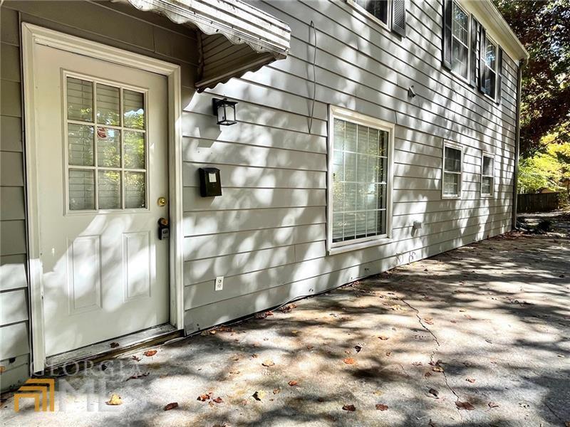 662 Bellemeade Dr SW in Marietta, GA - Building Photo