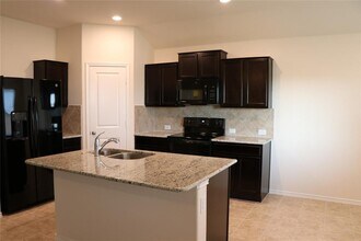 1032 Hillrose Dr in Leander, TX - Building Photo - Building Photo