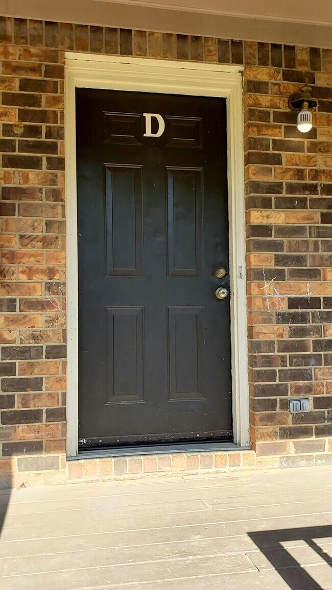 11828 E Gateway Dr SE in Huntsville, AL - Building Photo - Building Photo