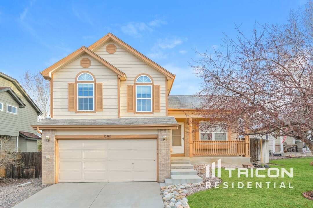19783 Glendale Ln in Parker, CO - Building Photo