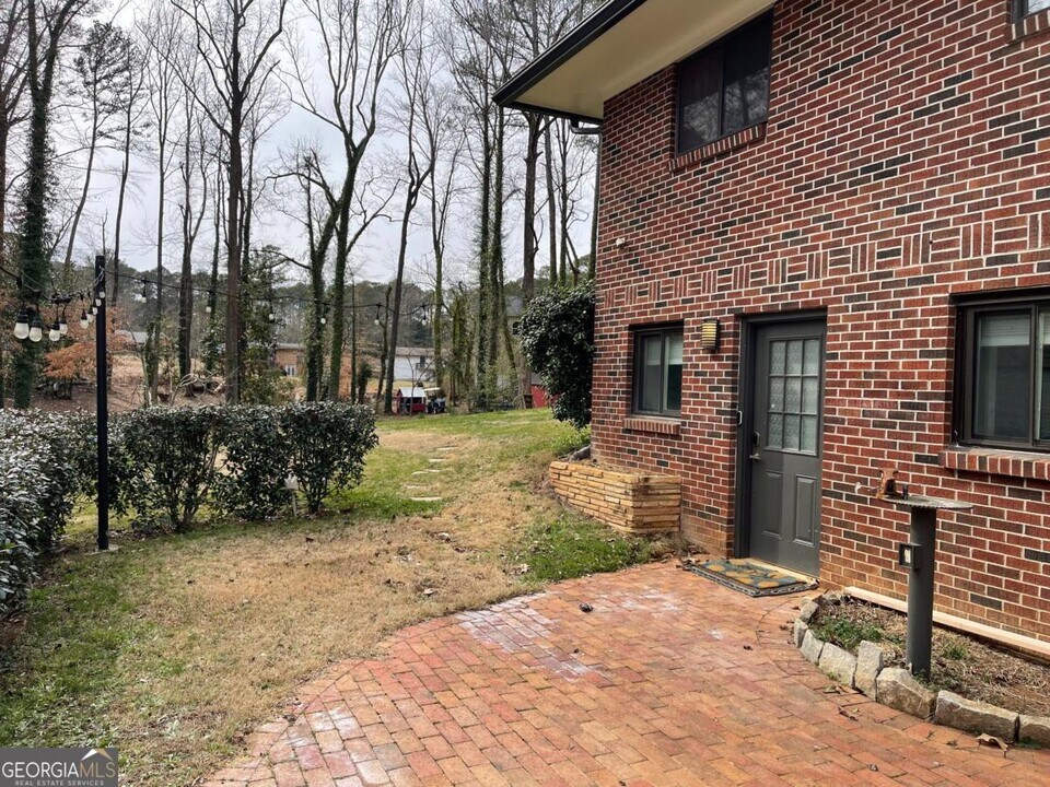 3499 Fairway Dr in Atlanta, GA - Building Photo