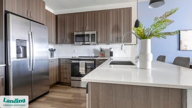 6850 Foxtail Palm Wy, Unit 5111 in Bradenton, FL - Building Photo - Building Photo