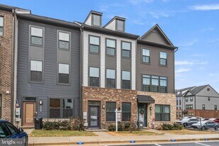 646 Lakemont Dr in Glen Burnie, MD - Building Photo