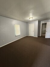 321 S Oak Ave in Ada, OK - Building Photo - Building Photo