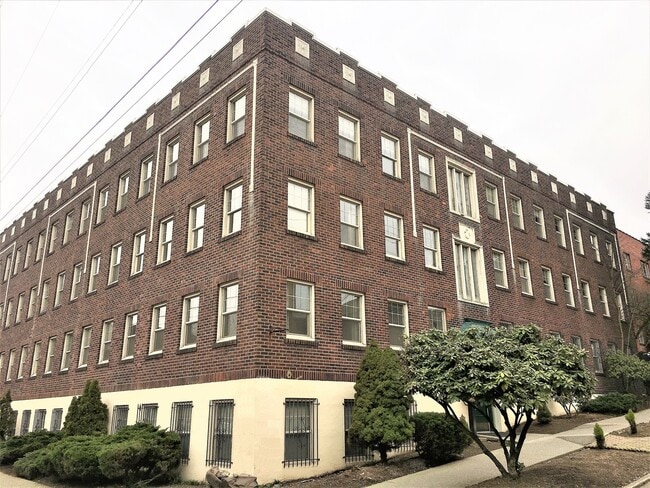 Lancaster in Seattle, WA - Building Photo - Building Photo