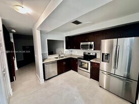 4245 S Pine Island Rd in Davie, FL - Building Photo