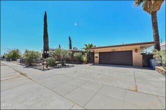 3030 Aurora Ave in El Paso, TX - Building Photo - Building Photo