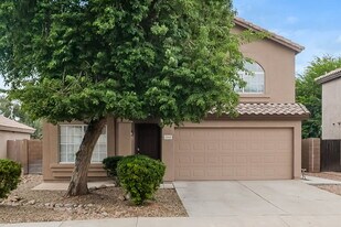 1344 S Portland Ave in Gilbert, AZ - Building Photo