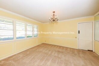 1400 Hollydale Dr in Fullerton, CA - Building Photo - Building Photo