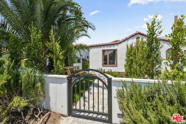 10503 Tennessee Ave in Los Angeles, CA - Building Photo - Building Photo