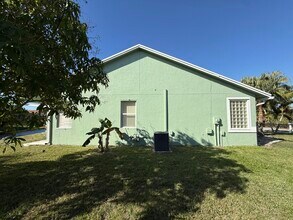 1168 Hatteras Cir in Greenacres, FL - Building Photo - Building Photo
