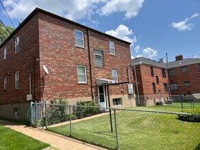 4609 Jamieson Ave, Unit #2 Floor South in St. Louis, MO - Building Photo - Building Photo
