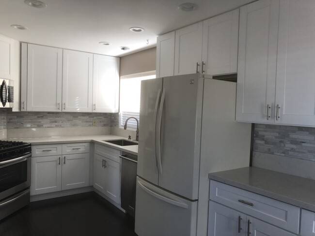 1392 Mattice Ln in Rohnert Park, CA - Building Photo - Building Photo