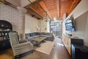 420 W Ontario St in Chicago, IL - Building Photo