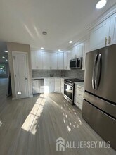 1C John Adams Ct in Monroe Township, NJ - Building Photo - Building Photo