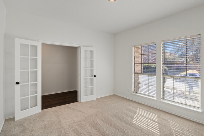 1111 Devonshire Dr in Glenn Heights, TX - Building Photo - Building Photo