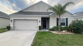 433 Sardinia Cir in Davenport, FL - Building Photo