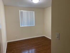 14352 Tiara St, Unit 3 in Van Nuys, CA - Building Photo - Building Photo