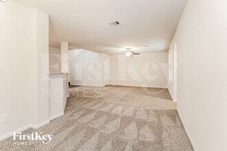 25617 Roy Rogers Rd in Patton Village, TX - Foto de edificio - Building Photo