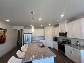 212 Marley Blue Dr in Little River, SC - Foto de edificio - Building Photo