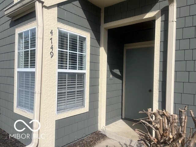 4749 Charrington Cir in Indianapolis, IN - Building Photo