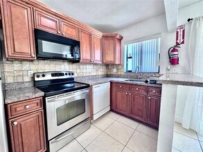2414 NW 52nd Ave in Lauderhill, FL - Building Photo - Building Photo