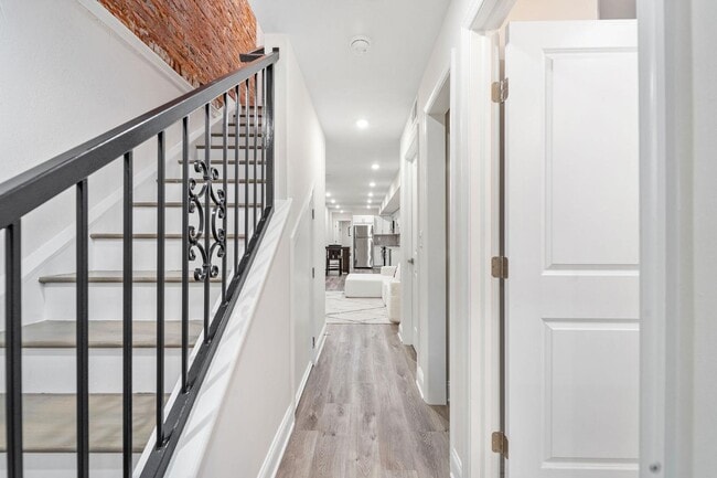 2341 N College Ave in Philadelphia, PA - Foto de edificio - Building Photo