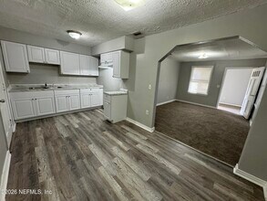 5035 Campenella Dr in Jacksonville, FL - Building Photo - Building Photo