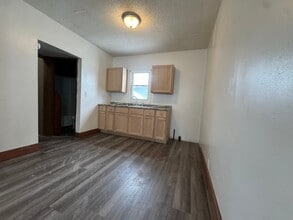 1311 N Walnut Grove Ave in Decatur, IL - Building Photo - Building Photo