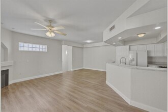 6800 Dorita Ave in Las Vegas, NV - Building Photo - Building Photo