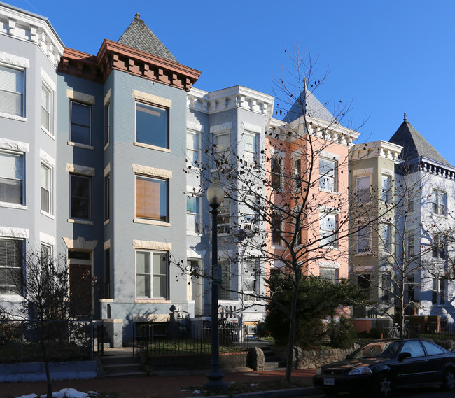 1807 Newton St NW in Washington, DC - Building Photo - Building Photo