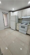 445 NE 195th St, Unit 127 in Miami, FL - Building Photo - Building Photo