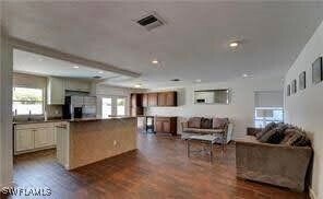 309 SE 43rd Ln in Cape Coral, FL - Building Photo - Building Photo