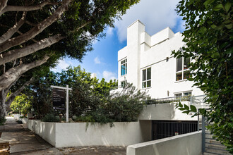 1139 Yale St in Santa Monica, CA - Building Photo - Primary Photo